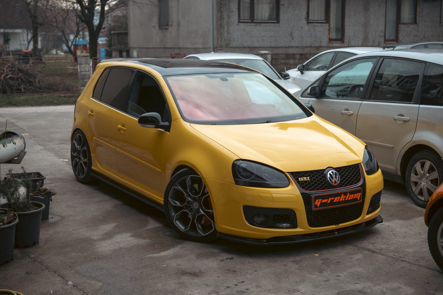 Gloss Yellow